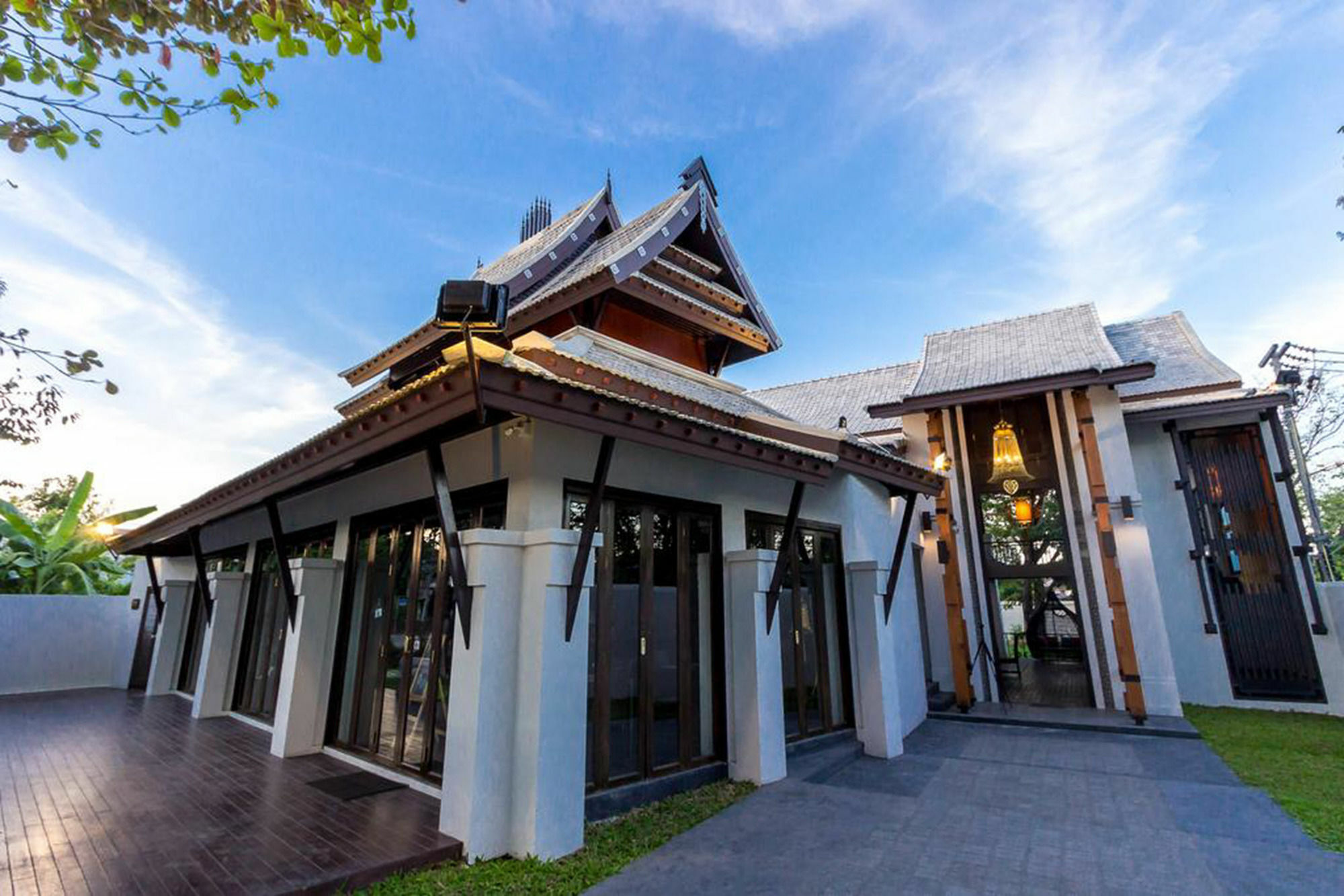 Jamadevi Lamphun Hotel Exterior foto